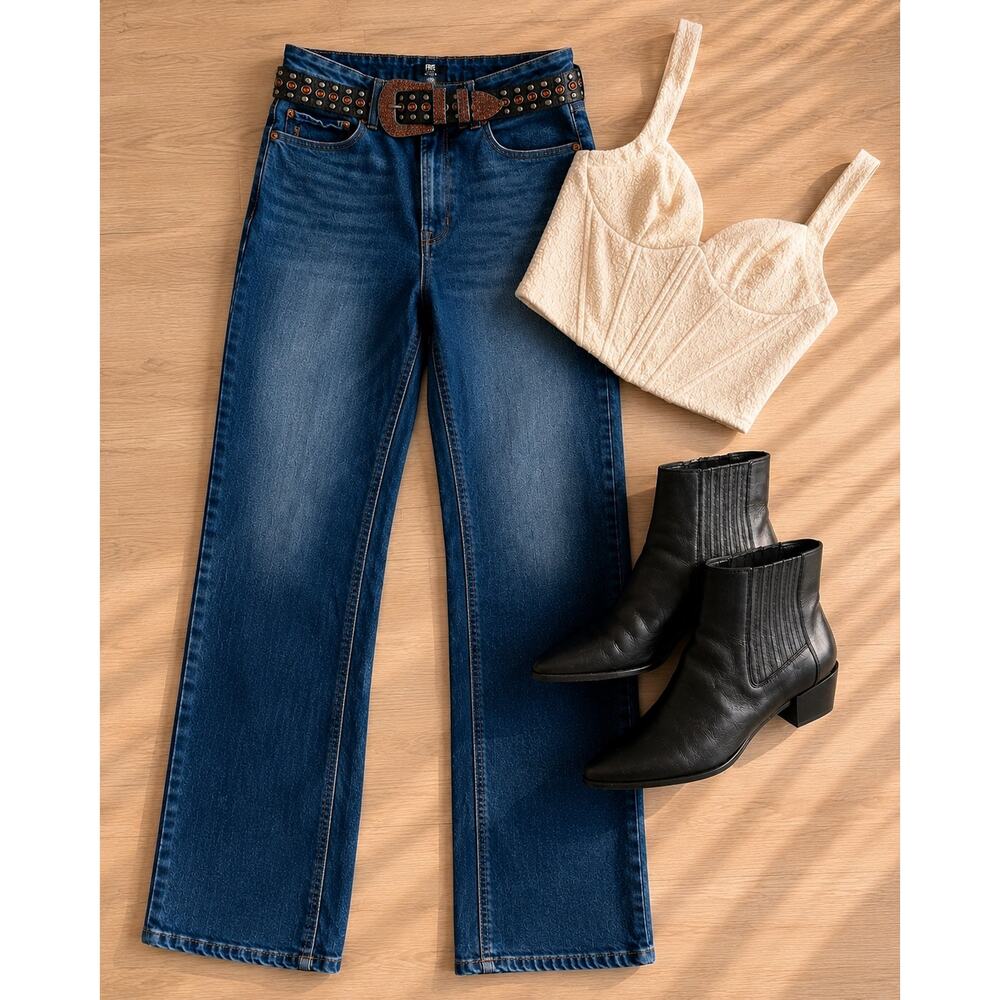 FRYE Straight Leg Jeans Women’s 10/30 Medium Wash Y2K Western Denim 32” Inseam
